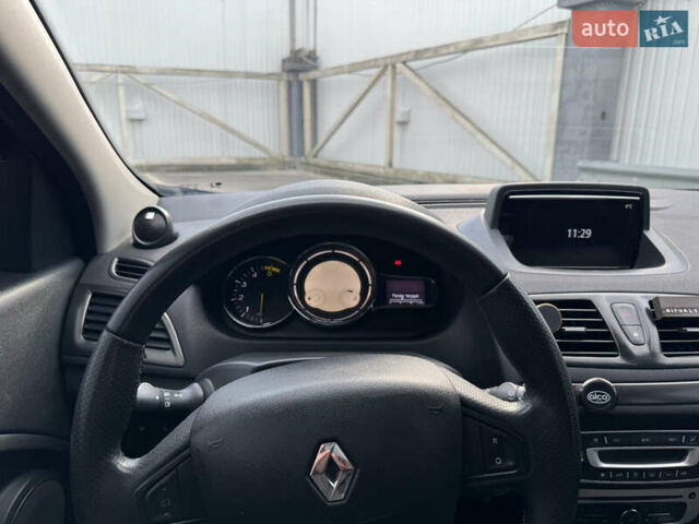 Рено Меган 2014 в Киеве на Automoto.ua Серый Рено Меган, объемом двигателя 1.46 л и пробегом 340 тыс. км за 8000 $, фото 17 на Automoto.ua