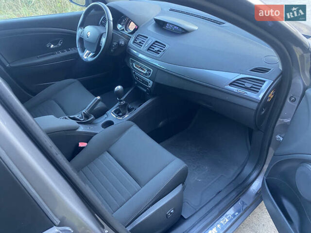 Серый Рено Меган, объемом двигателя 1.5 л и пробегом 232 тыс. км за 7990 $, фото 14 на Automoto.ua