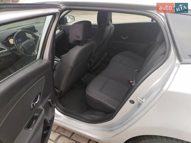 Серый Рено Меган, объемом двигателя 1.5 л и пробегом 219 тыс. км за 7850 $, фото 3 на Automoto.ua
