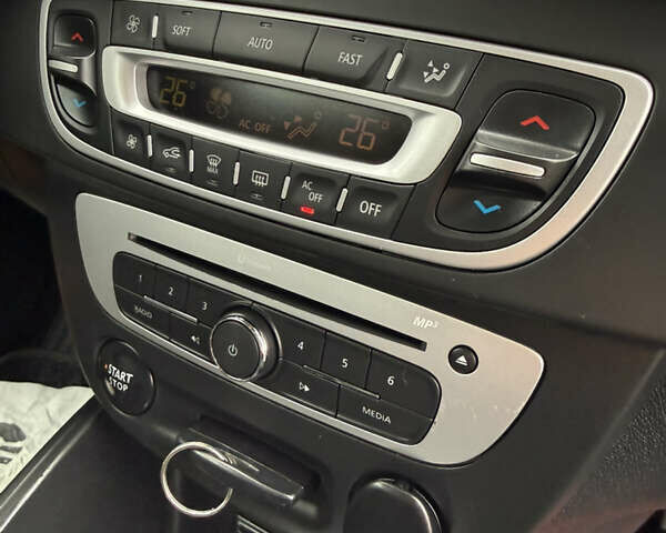 Серый Рено Меган, объемом двигателя 1.5 л и пробегом 233 тыс. км за 8499 $, фото 21 на Automoto.ua