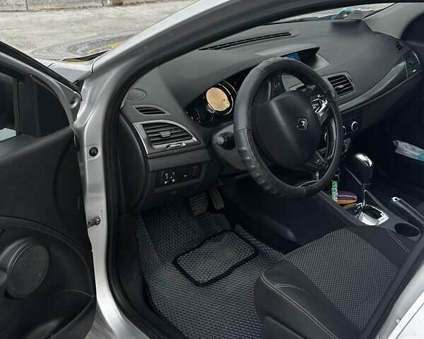 Серый Рено Меган, объемом двигателя 1.5 л и пробегом 311 тыс. км за 7500 $, фото 8 на Automoto.ua