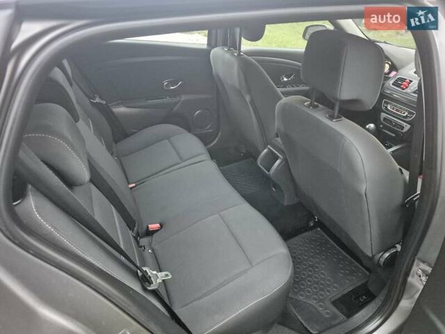 Рено Меган 2014 в Ровно на Automoto.ua Серый Рено Меган, объемом двигателя 1.5 л и пробегом 182 тыс. км за 8950 $, фото 1 на Automoto.ua