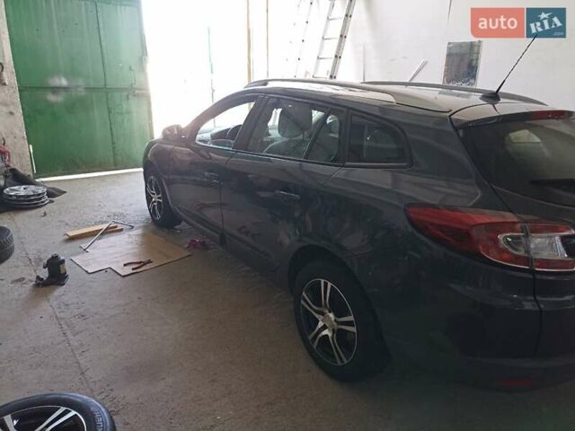 Серый Рено Меган, объемом двигателя 1.46 л и пробегом 243 тыс. км за 9000 $, фото 17 на Automoto.ua