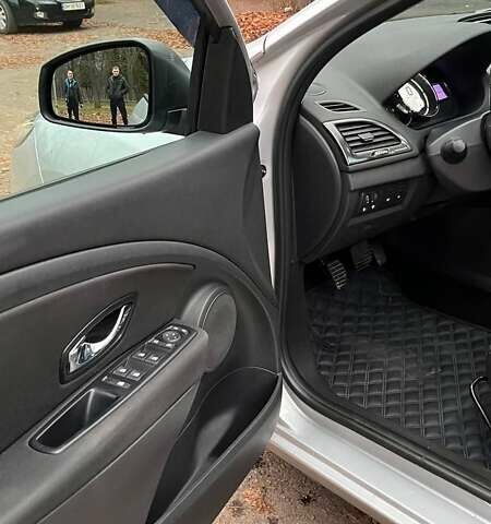 Серый Рено Меган, объемом двигателя 1.46 л и пробегом 298 тыс. км за 8800 $, фото 10 на Automoto.ua