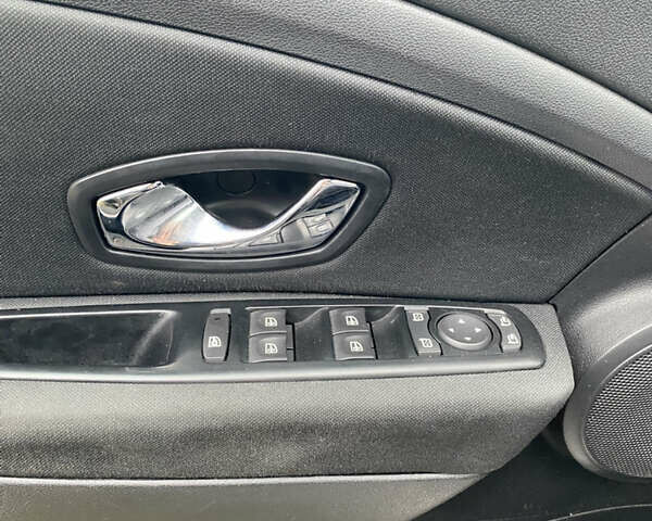 Сірий Рено Меган, об'ємом двигуна 1.5 л та пробігом 208 тис. км за 9800 $, фото 16 на Automoto.ua