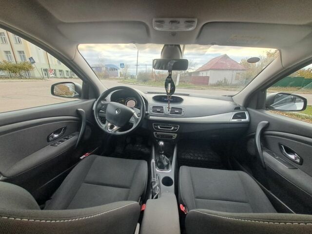 Серый Рено Меган, объемом двигателя 0 л и пробегом 175 тыс. км за 6350 $, фото 7 на Automoto.ua