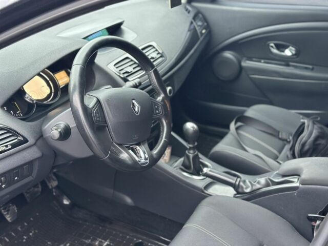 Серый Рено Меган, объемом двигателя 1.5 л и пробегом 260 тыс. км за 7700 $, фото 4 на Automoto.ua