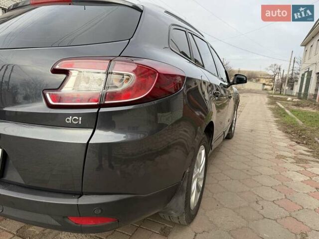 Сірий Рено Меган, об'ємом двигуна 1.46 л та пробігом 155 тис. км за 10800 $, фото 1 на Automoto.ua