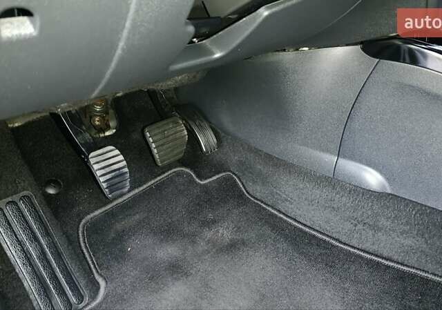 Серый Рено Меган, объемом двигателя 1.6 л и пробегом 188 тыс. км за 9450 $, фото 23 на Automoto.ua