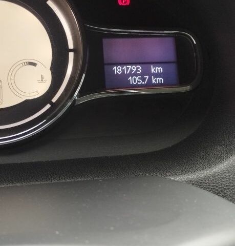 Серый Рено Меган, объемом двигателя 0 л и пробегом 181 тыс. км за 9800 $, фото 7 на Automoto.ua