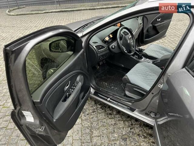 Серый Рено Меган, объемом двигателя 1.5 л и пробегом 310 тыс. км за 8700 $, фото 8 на Automoto.ua