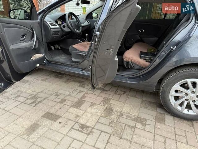 Сірий Рено Меган, об'ємом двигуна 1.46 л та пробігом 155 тис. км за 10800 $, фото 7 на Automoto.ua