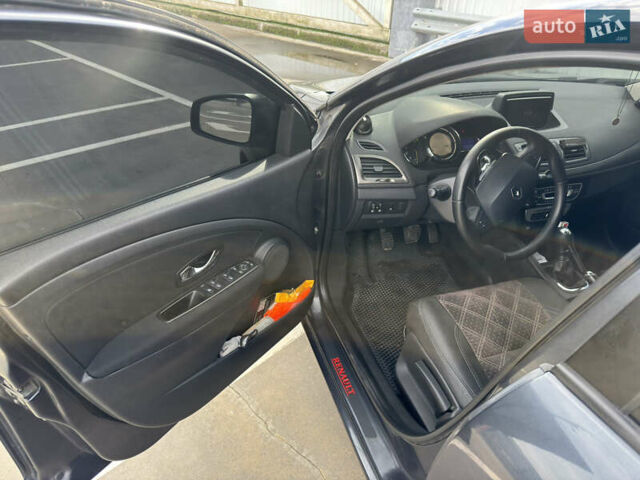 Рено Меган 2014 в Киеве на Automoto.ua Серый Рено Меган, объемом двигателя 1.46 л и пробегом 340 тыс. км за 8000 $, фото 5 на Automoto.ua