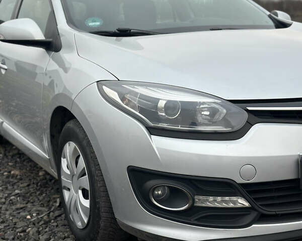 Серый Рено Меган, объемом двигателя 1.5 л и пробегом 265 тыс. км за 9200 $, фото 2 на Automoto.ua