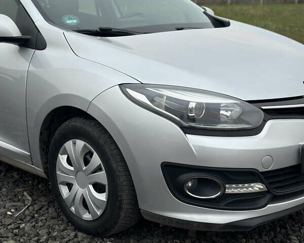 Серый Рено Меган, объемом двигателя 1.5 л и пробегом 265 тыс. км за 9200 $, фото 12 на Automoto.ua