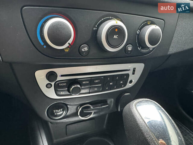 Серый Рено Меган, объемом двигателя 1.5 л и пробегом 320 тыс. км за 7600 $, фото 30 на Automoto.ua