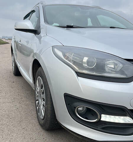 Рено Меган 2014 в Ахтырке на Automoto.ua Серый Рено Меган, объемом двигателя 1.46 л и пробегом 298 тыс. км за 8200 $, фото 7 на Automoto.ua