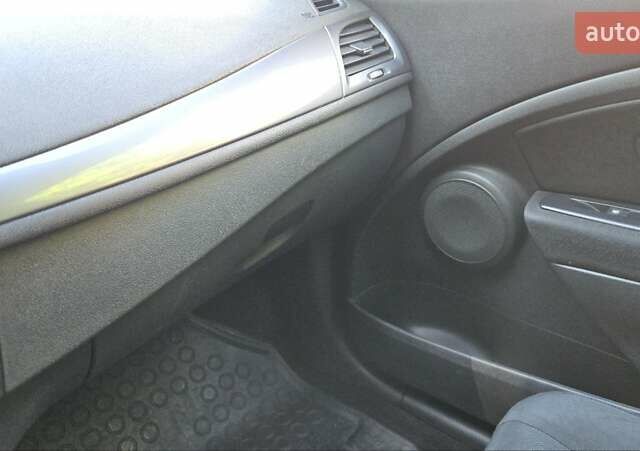 Серый Рено Меган, объемом двигателя 1.5 л и пробегом 244 тыс. км за 7999 $, фото 41 на Automoto.ua