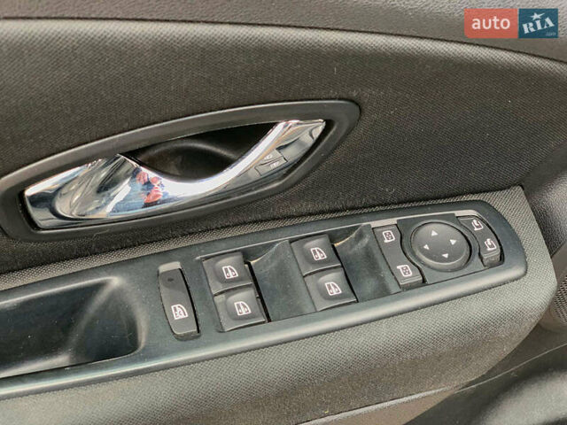Сірий Рено Меган, об'ємом двигуна 1.5 л та пробігом 252 тис. км за 8790 $, фото 20 на Automoto.ua