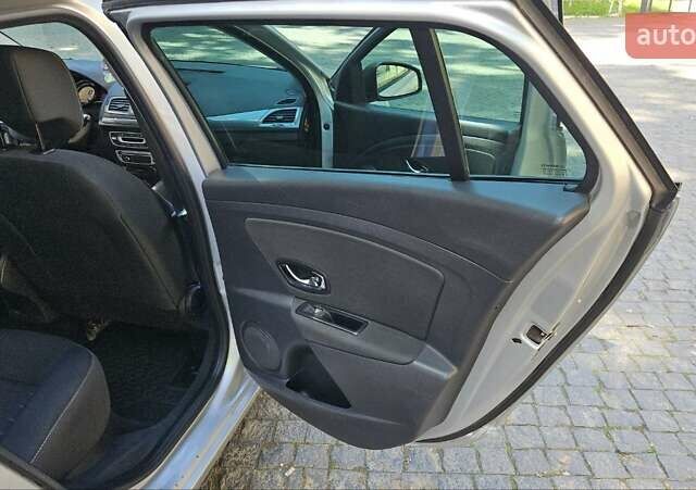 Серый Рено Меган, объемом двигателя 1.5 л и пробегом 244 тыс. км за 7999 $, фото 31 на Automoto.ua