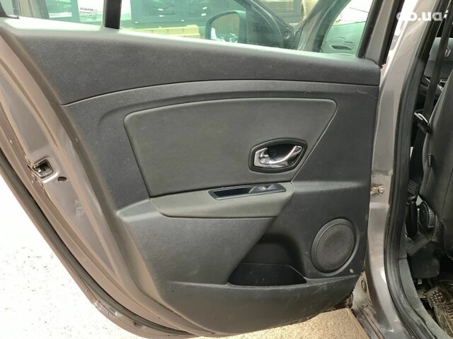 Сірий Рено Меган, об'ємом двигуна 1.5 л та пробігом 252 тис. км за 8790 $, фото 17 на Automoto.ua