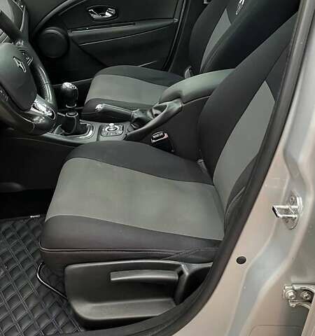 Серый Рено Меган, объемом двигателя 1.46 л и пробегом 298 тыс. км за 8800 $, фото 12 на Automoto.ua