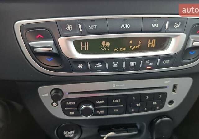 Серый Рено Меган, объемом двигателя 1.6 л и пробегом 188 тыс. км за 9450 $, фото 27 на Automoto.ua