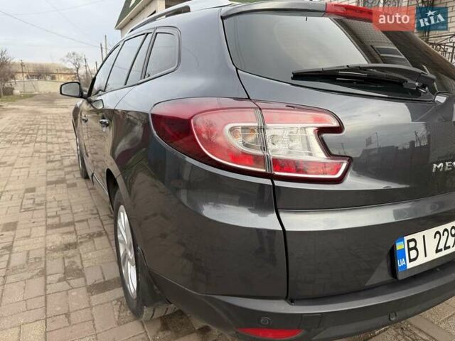 Сірий Рено Меган, об'ємом двигуна 1.46 л та пробігом 155 тис. км за 10800 $, фото 3 на Automoto.ua