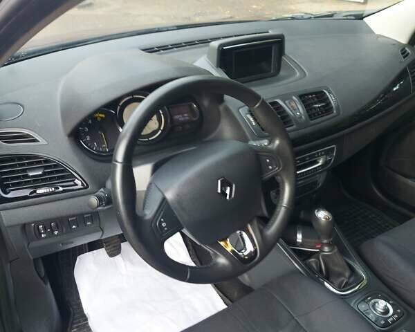 Серый Рено Меган, объемом двигателя 1.46 л и пробегом 233 тыс. км за 9700 $, фото 34 на Automoto.ua