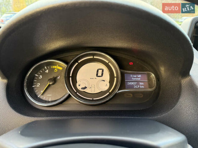 Сірий Рено Меган, об'ємом двигуна 1.5 л та пробігом 260 тис. км за 8150 $, фото 17 на Automoto.ua
