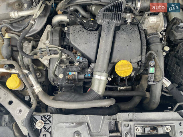 Серый Рено Меган, объемом двигателя 1.46 л и пробегом 198 тыс. км за 7900 $, фото 15 на Automoto.ua