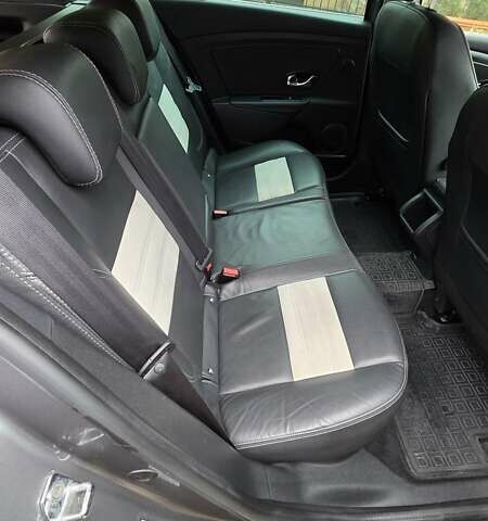 Сірий Рено Меган, об'ємом двигуна 1.46 л та пробігом 221 тис. км за 9000 $, фото 31 на Automoto.ua