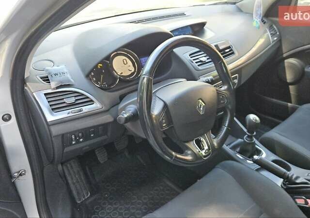 Серый Рено Меган, объемом двигателя 1.5 л и пробегом 244 тыс. км за 7999 $, фото 19 на Automoto.ua