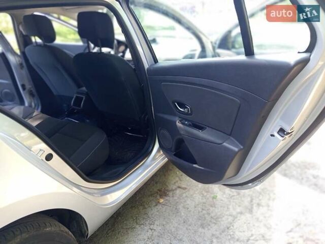 Серый Рено Меган, объемом двигателя 1.49 л и пробегом 223 тыс. км за 8600 $, фото 25 на Automoto.ua