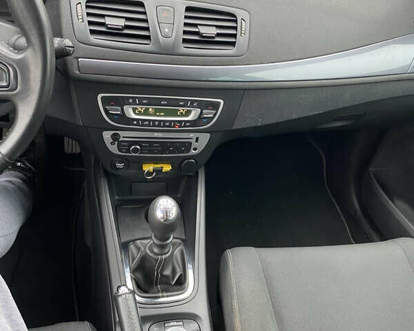 Сірий Рено Меган, об'ємом двигуна 1.5 л та пробігом 208 тис. км за 9800 $, фото 13 на Automoto.ua