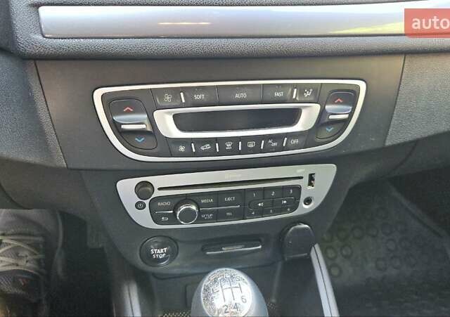 Серый Рено Меган, объемом двигателя 1.5 л и пробегом 244 тыс. км за 7999 $, фото 38 на Automoto.ua