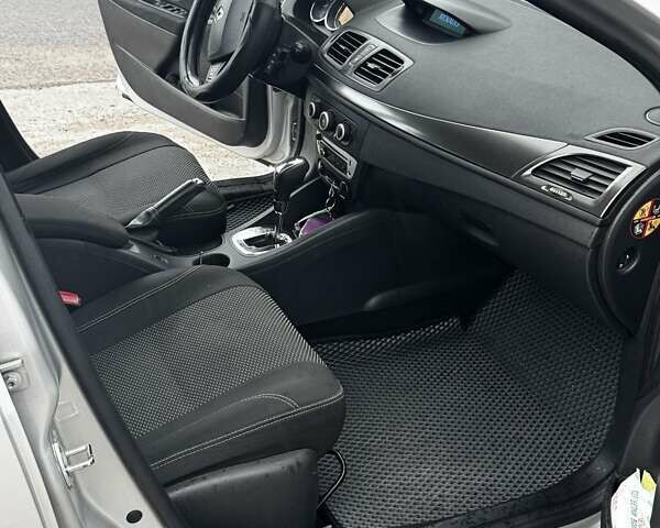 Серый Рено Меган, объемом двигателя 1.5 л и пробегом 311 тыс. км за 7500 $, фото 5 на Automoto.ua