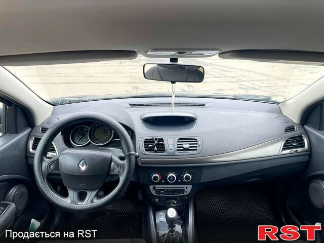 Сірий Рено Меган, об'ємом двигуна 1.5 л та пробігом 0 тис. км за 6400 $, фото 8 на Automoto.ua