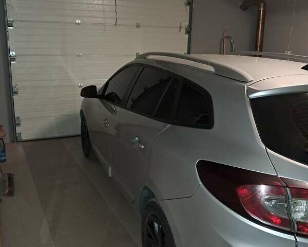 Сірий Рено Меган, об'ємом двигуна 1.5 л та пробігом 200 тис. км за 9000 $, фото 2 на Automoto.ua