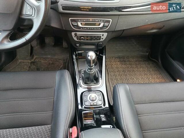 Серый Рено Меган, объемом двигателя 1.5 л и пробегом 187 тыс. км за 9500 $, фото 17 на Automoto.ua