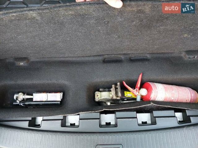 Серый Рено Меган, объемом двигателя 1.46 л и пробегом 265 тыс. км за 7250 $, фото 24 на Automoto.ua