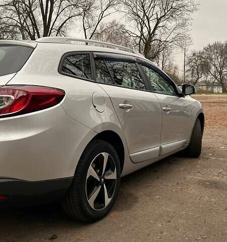 Серый Рено Меган, объемом двигателя 1.46 л и пробегом 298 тыс. км за 8800 $, фото 1 на Automoto.ua