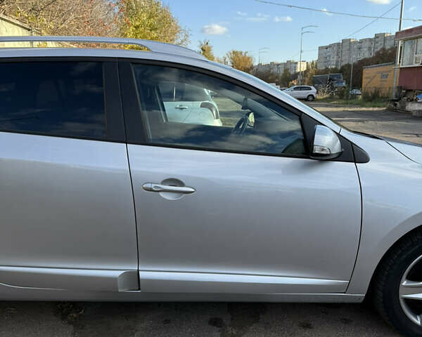 Сірий Рено Меган, об'ємом двигуна 1.5 л та пробігом 260 тис. км за 8150 $, фото 2 на Automoto.ua
