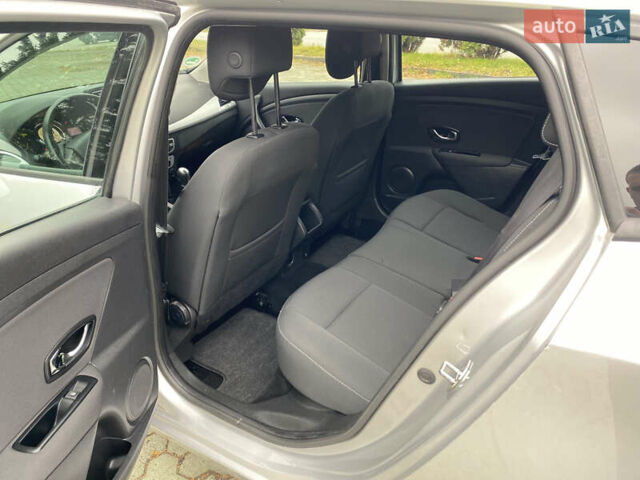 Сірий Рено Меган, об'ємом двигуна 0 л та пробігом 258 тис. км за 8250 $, фото 24 на Automoto.ua