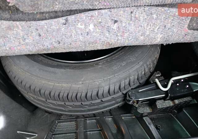 Серый Рено Меган, объемом двигателя 1.6 л и пробегом 188 тыс. км за 9450 $, фото 83 на Automoto.ua