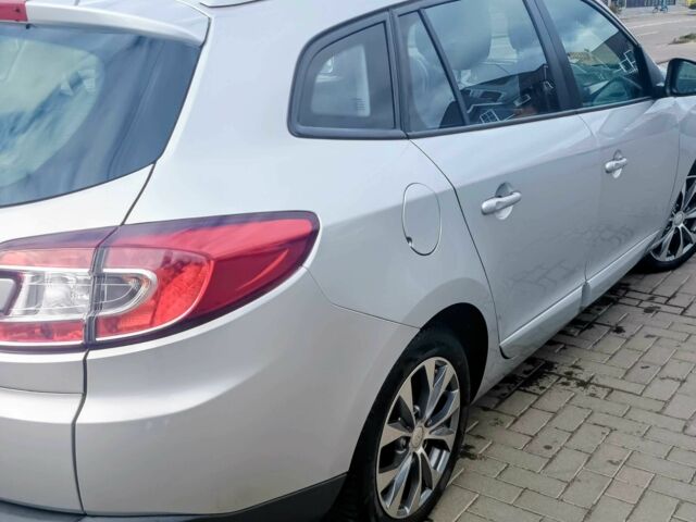 Серый Рено Меган, объемом двигателя 1.5 л и пробегом 250 тыс. км за 8000 $, фото 3 на Automoto.ua