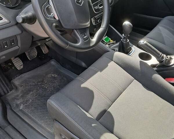 Сірий Рено Меган, об'ємом двигуна 1.5 л та пробігом 200 тис. км за 9000 $, фото 1 на Automoto.ua