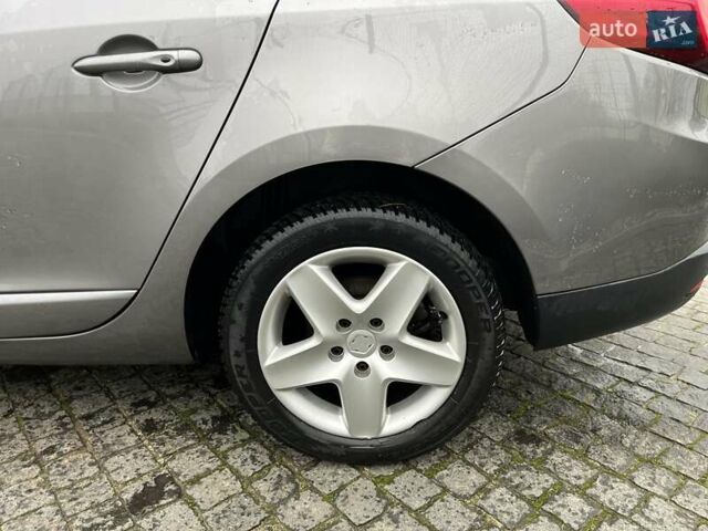 Серый Рено Меган, объемом двигателя 1.5 л и пробегом 310 тыс. км за 8700 $, фото 28 на Automoto.ua