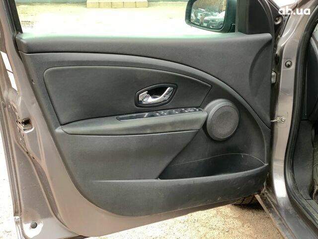 Сірий Рено Меган, об'ємом двигуна 1.5 л та пробігом 252 тис. км за 8790 $, фото 18 на Automoto.ua