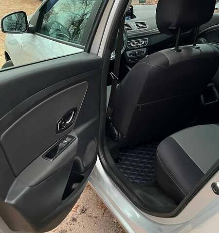 Серый Рено Меган, объемом двигателя 1.46 л и пробегом 298 тыс. км за 8800 $, фото 17 на Automoto.ua